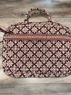 Vera Bradley Quilted Laptop Case Medallion Pattern Maroon Padded Sleeve Handbag